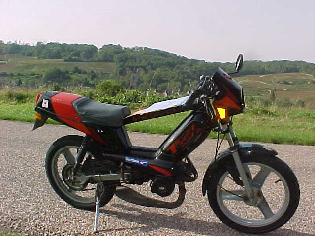 232 - SANS OUBLIER LA MOB (A LA SORTIE DE VILLENAUXE).jpg